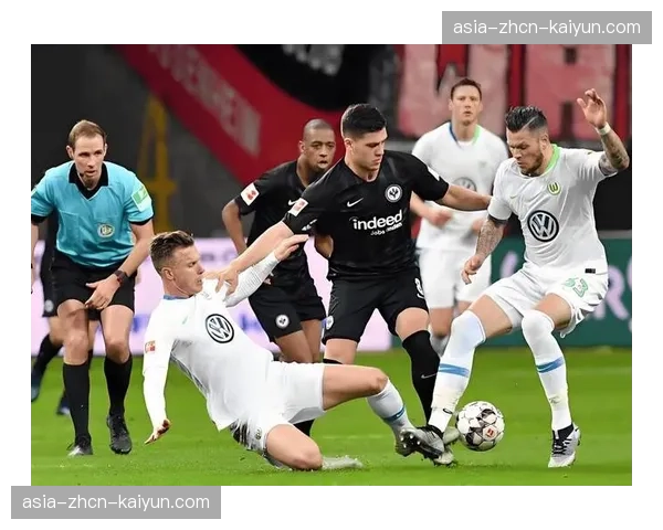 法兰克福客场绝杀沃尔夫斯堡，球员庆祝瞬间